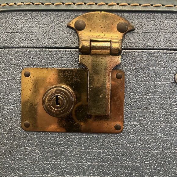 Rare First Lady 1960's Blue Train Case Pebbled, Pink Interior Riveted No Key - Picture 3 of 16